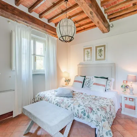 Apartment Elisa In Wine In Lucca